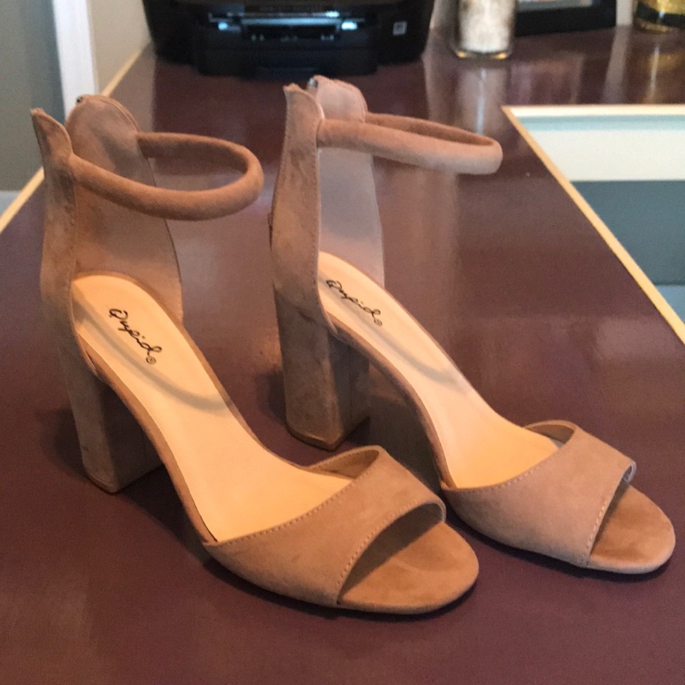 Ankle strap heels - blush